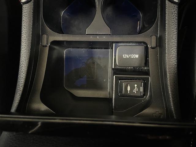 ハリアーハイブリッド プログレス　４ＷＤ　トヨタセーフティセンス　純正ナビ　全方位カメラ　ＴＲＤフルエアロ　レーダークルーズ　運転席電動シート　電動リアゲート　ハーフレザーシート　純正１８インチアルミホイール　ＬＥＤヘッドライト（18枚目）