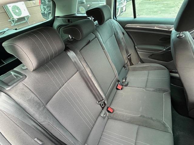 ゴルフオールトラック TSI 4モーション アップグレードパッケージ 4WD 衝突軽減ブレーキ 純正ナビ フルセグTV 前席シートヒーター ハンドルヒーター レーダークルーズ ビルトインETC 革巻きステアリング ルーフレール 純正17インチアルミホイール パドルシフト(7枚目)