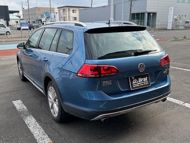 ゴルフオールトラック TSI 4モーション アップグレードパッケージ 4WD 衝突軽減ブレーキ 純正ナビ フルセグTV 前席シートヒーター ハンドルヒーター レーダークルーズ ビルトインETC 革巻きステアリング ルーフレール 純正17インチアルミホイール パドルシフト(12枚目)