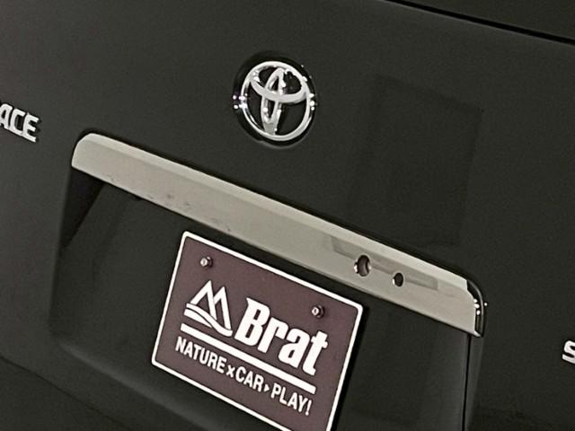 ハイエースバン スーパーＧＬ　ダーク　プライムＩＩ　４ＷＤ　モデリスタ　アルパイン１１型ナビ　アルパインスピーカー　アルパインデジタルインナーミラー　ハーフレザーシート　両側電動スライドドア　シーケンシャルウインカー　ローダウン　社外マフラー　ＥＴＣ（6枚目）