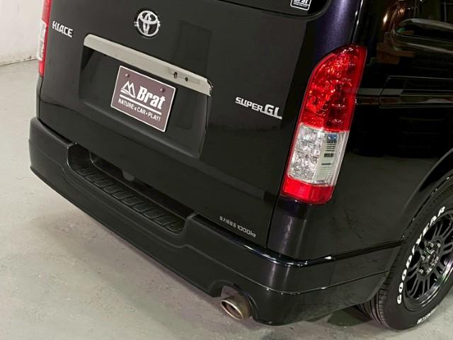 ハイエースバン スーパーＧＬ　ダーク　プライムＩＩ　４ＷＤ　モデリスタ　アルパイン１１型ナビ　アルパインスピーカー　アルパインデジタルインナーミラー　ハーフレザーシート　両側電動スライドドア　シーケンシャルウインカー　ローダウン　社外マフラー　ＥＴＣ（8枚目）