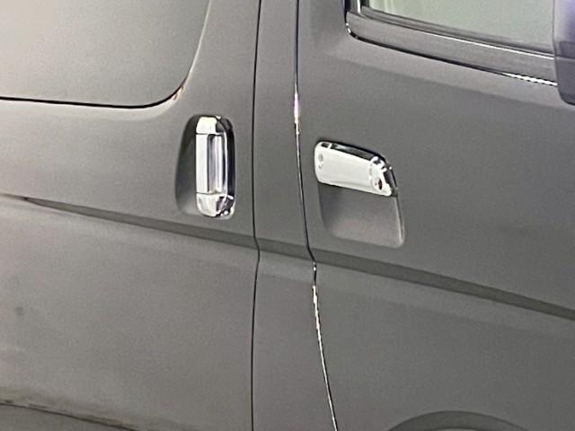 ハイエースバン スーパーＧＬ　ダーク　プライムＩＩ　４ＷＤ　モデリスタ　アルパイン１１型ナビ　アルパインスピーカー　アルパインデジタルインナーミラー　ハーフレザーシート　両側電動スライドドア　シーケンシャルウインカー　ローダウン　社外マフラー　ＥＴＣ（20枚目）