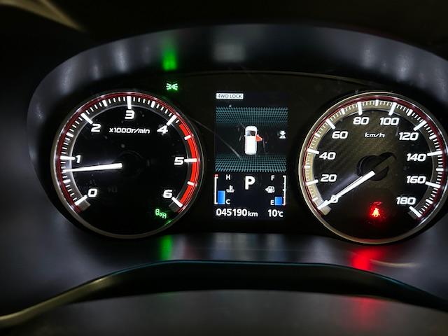 デリカD:5 P 4WD ナビ フルセグTV 全方位カメラ フリップダウンモニター エクストリームJ16インチアルミホイール 1インチリフトアップ TOYOオープンカントリーR/T ハンドル前席シートヒーター ETC(17枚目)