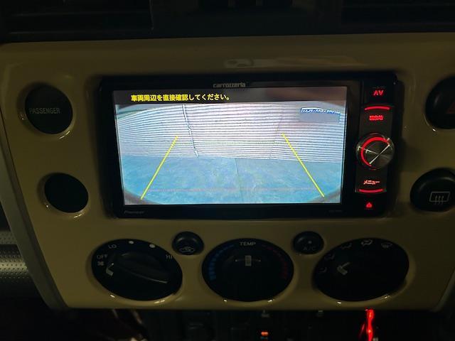 ＦＪクルーザー カラーパッケージ　リフトアップ　ＸＴＲＥＭＥ－Ｊ　　ＸＪ０３（フラットブラックスモーク）１７インチアルミホイール　ＴＯＹＯ　ＴＩＲＥＳ　ＯＰＥＮ　ＣＯＵＮＴＲＹ　Ｒ／Ｔ　ブラックアウト塗装　ナビ　バックカメラ　ＥＴＣ（2枚目）