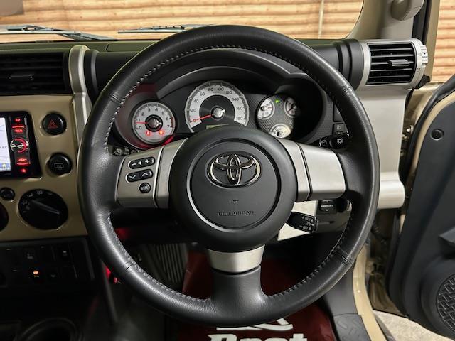 ＦＪクルーザー カラーパッケージ　リフトアップ　ＸＴＲＥＭＥ－Ｊ　　ＸＪ０３（フラットブラックスモーク）１７インチアルミホイール　ＴＯＹＯ　ＴＩＲＥＳ　ＯＰＥＮ　ＣＯＵＮＴＲＹ　Ｒ／Ｔ　ブラックアウト塗装　ナビ　バックカメラ　ＥＴＣ（14枚目）