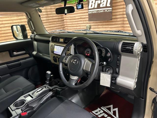 ＦＪクルーザー カラーパッケージ　リフトアップ　ＸＴＲＥＭＥ－Ｊ　　ＸＪ０３（フラットブラックスモーク）１７インチアルミホイール　ＴＯＹＯ　ＴＩＲＥＳ　ＯＰＥＮ　ＣＯＵＮＴＲＹ　Ｒ／Ｔ　ブラックアウト塗装　ナビ　バックカメラ　ＥＴＣ（20枚目）