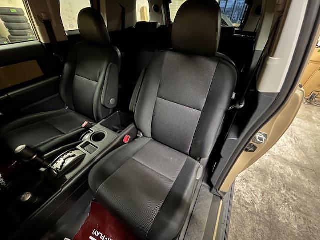 ＦＪクルーザー カラーパッケージ　リフトアップ　ＸＴＲＥＭＥ－Ｊ　　ＸＪ０３（フラットブラックスモーク）１７インチアルミホイール　ＴＯＹＯ　ＴＩＲＥＳ　ＯＰＥＮ　ＣＯＵＮＴＲＹ　Ｒ／Ｔ　ブラックアウト塗装　ナビ　バックカメラ　ＥＴＣ（23枚目）