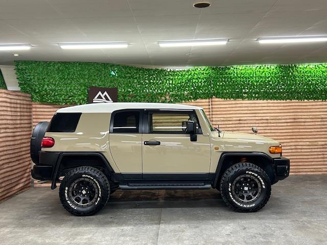 ＦＪクルーザー カラーパッケージ　リフトアップ　ＸＴＲＥＭＥ－Ｊ　　ＸＪ０３（フラットブラックスモーク）１７インチアルミホイール　ＴＯＹＯ　ＴＩＲＥＳ　ＯＰＥＮ　ＣＯＵＮＴＲＹ　Ｒ／Ｔ　ブラックアウト塗装　ナビ　バックカメラ　ＥＴＣ（31枚目）