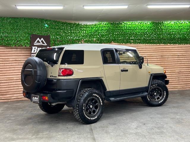 ＦＪクルーザー カラーパッケージ　リフトアップ　ＸＴＲＥＭＥ－Ｊ　　ＸＪ０３（フラットブラックスモーク）１７インチアルミホイール　ＴＯＹＯ　ＴＩＲＥＳ　ＯＰＥＮ　ＣＯＵＮＴＲＹ　Ｒ／Ｔ　ブラックアウト塗装　ナビ　バックカメラ　ＥＴＣ（43枚目）