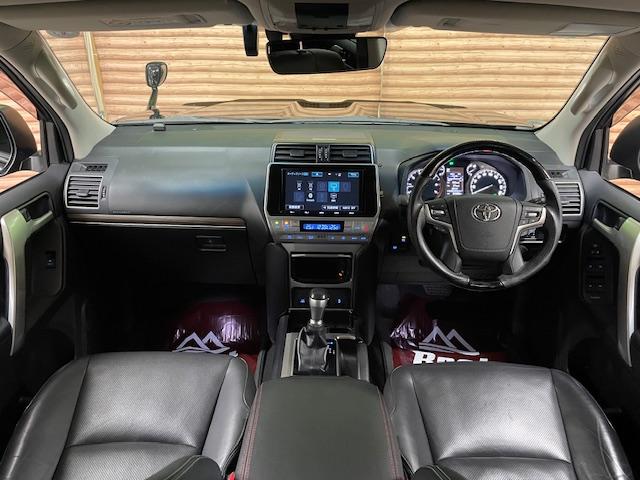 ランドクルーザープラド ＴＸ　Ｌパッケージ　ワンオーナー　黒革シート　純正ナビ　フルセグＴＶ　バックカメラ　前席電動シート　前席エアシート　純正１７インチアルミホイール　ガナドール２本出しマフラー　ウッドコンビステア　ＬＥＤヘッドライト　ＥＴＣ（2枚目）