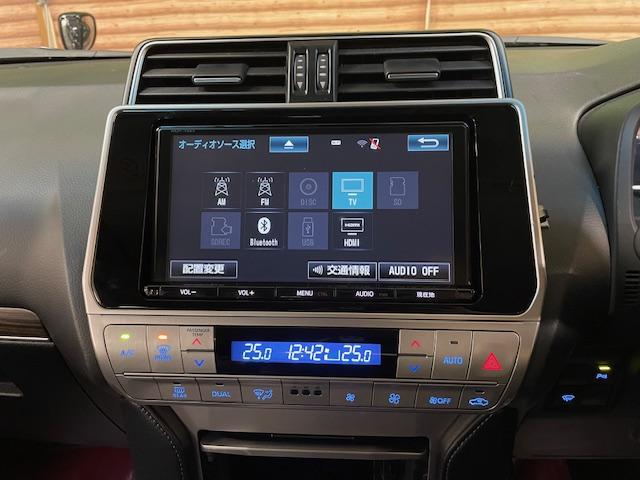 ランドクルーザープラド ＴＸ　Ｌパッケージ　ワンオーナー　黒革シート　純正ナビ　フルセグＴＶ　バックカメラ　前席電動シート　前席エアシート　純正１７インチアルミホイール　ガナドール２本出しマフラー　ウッドコンビステア　ＬＥＤヘッドライト　ＥＴＣ（3枚目）