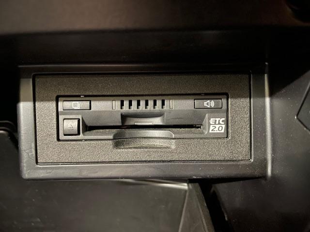 ランドクルーザープラド ＴＸ　Ｌパッケージ　ワンオーナー　黒革シート　純正ナビ　フルセグＴＶ　バックカメラ　前席電動シート　前席エアシート　純正１７インチアルミホイール　ガナドール２本出しマフラー　ウッドコンビステア　ＬＥＤヘッドライト　ＥＴＣ（11枚目）