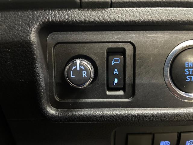 ランドクルーザープラド ＴＸ　Ｌパッケージ　ワンオーナー　黒革シート　純正ナビ　フルセグＴＶ　バックカメラ　前席電動シート　前席エアシート　純正１７インチアルミホイール　ガナドール２本出しマフラー　ウッドコンビステア　ＬＥＤヘッドライト　ＥＴＣ（15枚目）