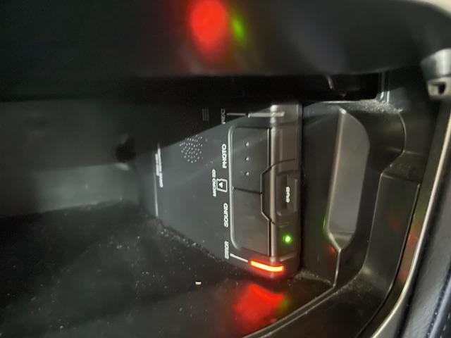 ランドクルーザープラド ＴＸ　Ｌパッケージ　ワンオーナー　黒革シート　純正ナビ　フルセグＴＶ　バックカメラ　前席電動シート　前席エアシート　純正１７インチアルミホイール　ガナドール２本出しマフラー　ウッドコンビステア　ＬＥＤヘッドライト　ＥＴＣ（16枚目）