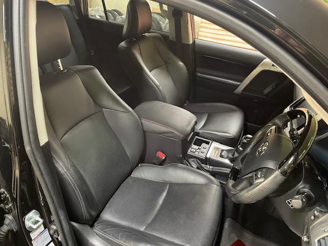 ランドクルーザープラド ＴＸ　Ｌパッケージ　ワンオーナー　黒革シート　純正ナビ　フルセグＴＶ　バックカメラ　前席電動シート　前席エアシート　純正１７インチアルミホイール　ガナドール２本出しマフラー　ウッドコンビステア　ＬＥＤヘッドライト　ＥＴＣ（35枚目）