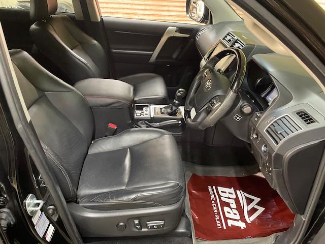 ランドクルーザープラド ＴＸ　Ｌパッケージ　ワンオーナー　黒革シート　純正ナビ　フルセグＴＶ　バックカメラ　前席電動シート　前席エアシート　純正１７インチアルミホイール　ガナドール２本出しマフラー　ウッドコンビステア　ＬＥＤヘッドライト　ＥＴＣ（36枚目）