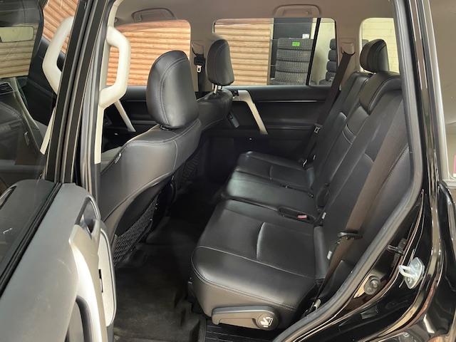 ランドクルーザープラド ＴＸ　Ｌパッケージ　ワンオーナー　黒革シート　純正ナビ　フルセグＴＶ　バックカメラ　前席電動シート　前席エアシート　純正１７インチアルミホイール　ガナドール２本出しマフラー　ウッドコンビステア　ＬＥＤヘッドライト　ＥＴＣ（40枚目）