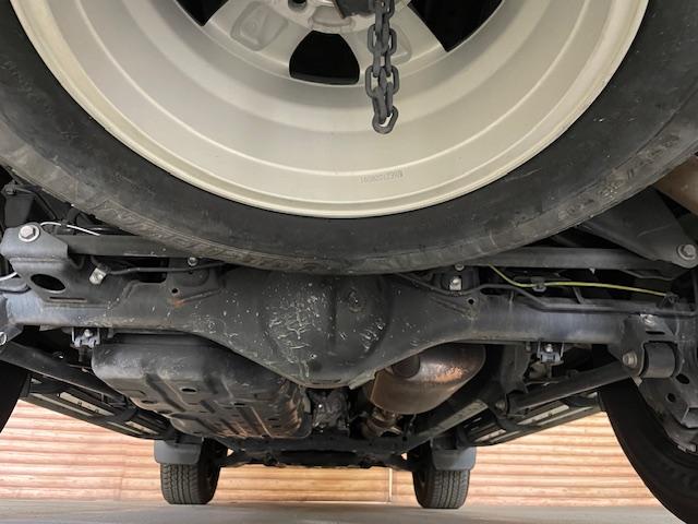 ランドクルーザープラド ＴＸ　Ｌパッケージ　ワンオーナー　黒革シート　純正ナビ　フルセグＴＶ　バックカメラ　前席電動シート　前席エアシート　純正１７インチアルミホイール　ガナドール２本出しマフラー　ウッドコンビステア　ＬＥＤヘッドライト　ＥＴＣ（76枚目）