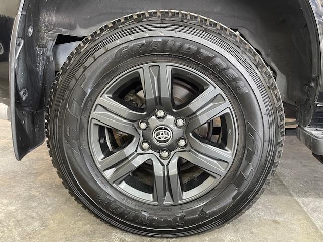 ランドクルーザープラド ＴＸ　Ｌパッケージ　ワンオーナー　黒革シート　純正ナビ　フルセグＴＶ　バックカメラ　前席電動シート　前席エアシート　純正１７インチアルミホイール　ガナドール２本出しマフラー　ウッドコンビステア　ＬＥＤヘッドライト　ＥＴＣ（79枚目）