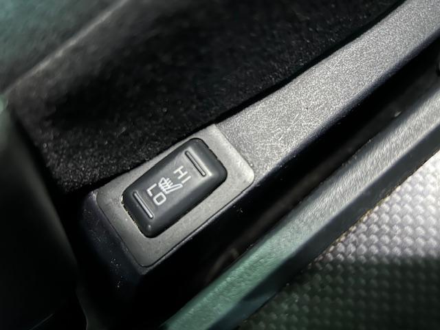 デリカＤ：５ Ｇ　プレミアム　４ＷＤ　リフトアップ　純正ナビ　バックカメラ　ＭＫＷ１６インチアルミホイール　ジオランダー　オーバーフェンダー　ガナドール２本出しマフラー　前席シートヒーター　デジタルインナーミラー　両側電動スライド（14枚目）