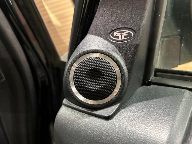 デリカＤ：５ Ｇ　プレミアム　４ＷＤ　リフトアップ　純正ナビ　バックカメラ　ＭＫＷ１６インチアルミホイール　ジオランダー　オーバーフェンダー　ガナドール２本出しマフラー　前席シートヒーター　デジタルインナーミラー　両側電動スライド（15枚目）