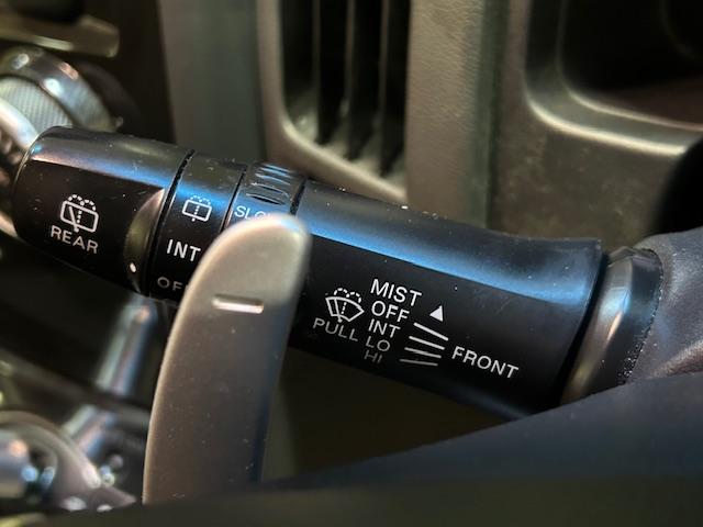 デリカＤ：５ Ｇ　プレミアム　４ＷＤ　リフトアップ　純正ナビ　バックカメラ　ＭＫＷ１６インチアルミホイール　ジオランダー　オーバーフェンダー　ガナドール２本出しマフラー　前席シートヒーター　デジタルインナーミラー　両側電動スライド（22枚目）