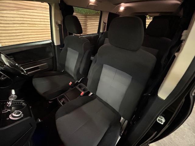 デリカＤ：５ Ｇ　プレミアム　４ＷＤ　リフトアップ　純正ナビ　バックカメラ　ＭＫＷ１６インチアルミホイール　ジオランダー　オーバーフェンダー　ガナドール２本出しマフラー　前席シートヒーター　デジタルインナーミラー　両側電動スライド（27枚目）