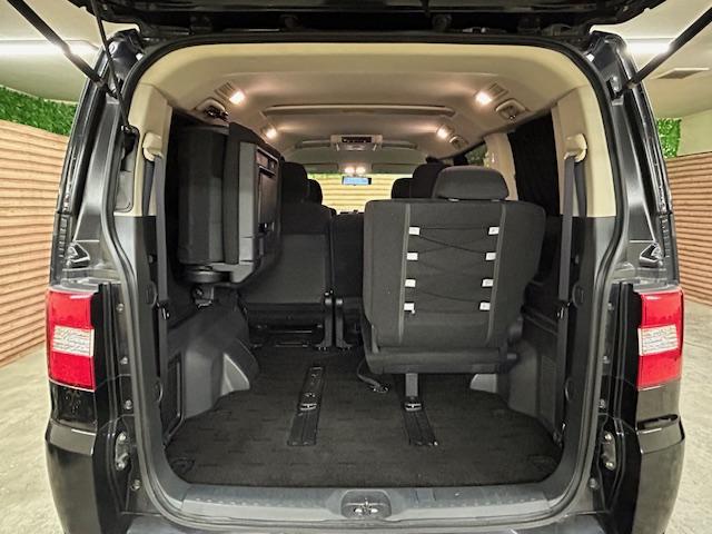 デリカＤ：５ Ｇ　プレミアム　４ＷＤ　リフトアップ　純正ナビ　バックカメラ　ＭＫＷ１６インチアルミホイール　ジオランダー　オーバーフェンダー　ガナドール２本出しマフラー　前席シートヒーター　デジタルインナーミラー　両側電動スライド（32枚目）