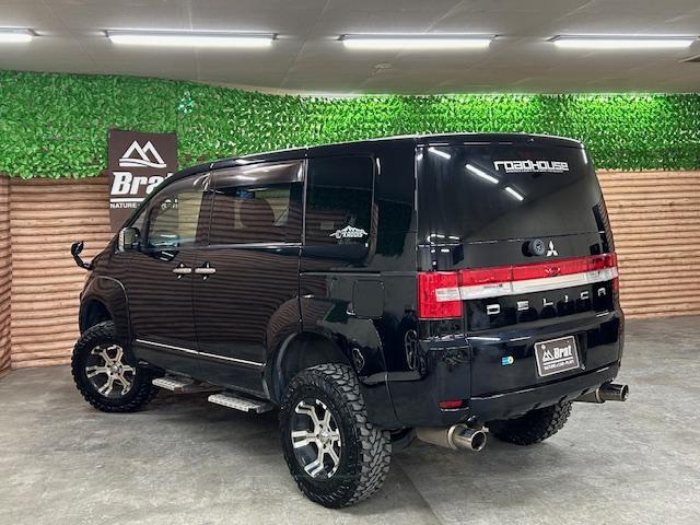 デリカＤ：５ Ｇ　プレミアム　４ＷＤ　リフトアップ　純正ナビ　バックカメラ　ＭＫＷ１６インチアルミホイール　ジオランダー　オーバーフェンダー　ガナドール２本出しマフラー　前席シートヒーター　デジタルインナーミラー　両側電動スライド（43枚目）