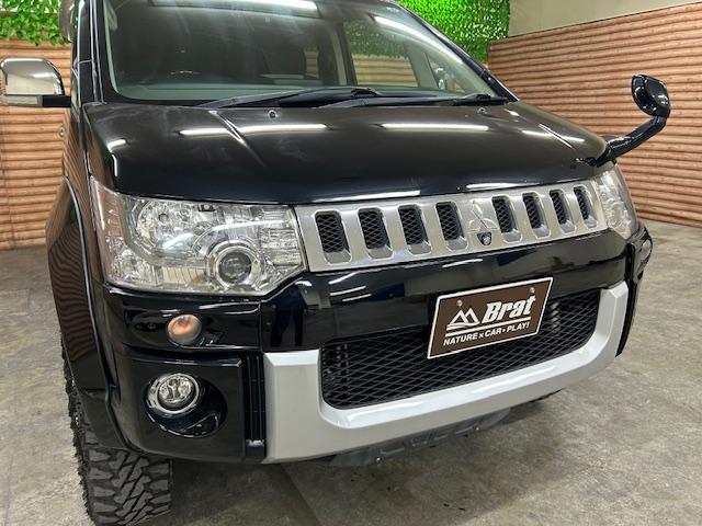 デリカＤ：５ Ｇ　プレミアム　４ＷＤ　リフトアップ　純正ナビ　バックカメラ　ＭＫＷ１６インチアルミホイール　ジオランダー　オーバーフェンダー　ガナドール２本出しマフラー　前席シートヒーター　デジタルインナーミラー　両側電動スライド（50枚目）