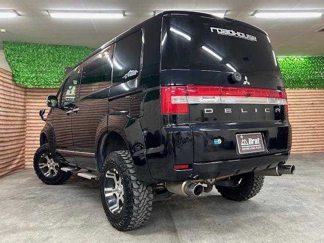 デリカＤ：５ Ｇ　プレミアム　４ＷＤ　リフトアップ　純正ナビ　バックカメラ　ＭＫＷ１６インチアルミホイール　ジオランダー　オーバーフェンダー　ガナドール２本出しマフラー　前席シートヒーター　デジタルインナーミラー　両側電動スライド（65枚目）