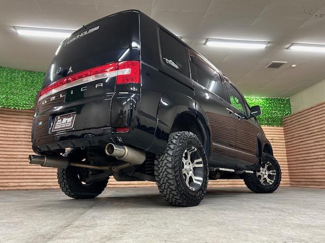デリカＤ：５ Ｇ　プレミアム　４ＷＤ　リフトアップ　純正ナビ　バックカメラ　ＭＫＷ１６インチアルミホイール　ジオランダー　オーバーフェンダー　ガナドール２本出しマフラー　前席シートヒーター　デジタルインナーミラー　両側電動スライド（66枚目）