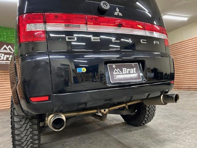 デリカＤ：５ Ｇ　プレミアム　４ＷＤ　リフトアップ　純正ナビ　バックカメラ　ＭＫＷ１６インチアルミホイール　ジオランダー　オーバーフェンダー　ガナドール２本出しマフラー　前席シートヒーター　デジタルインナーミラー　両側電動スライド（74枚目）