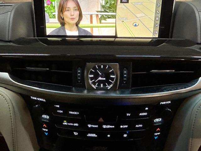 ＬＸ ＬＸ５７０　ＷＡＬＤコンプリートキット　ＷＡＬＤ２２インチＡＷ　サンルーフ　マークレビンソン　全席電動シート　全席シートヒーター　純正ナビ　純正リアモニター　全方位カメラ　ドライブレコーダー　ＣＯＯＬ　ＢＯＸ（5枚目）