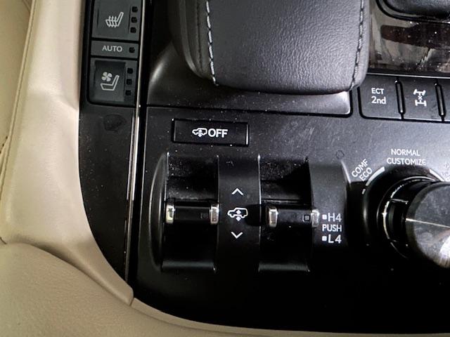 ＬＸ ＬＸ５７０　ＷＡＬＤコンプリートキット　ＷＡＬＤ２２インチＡＷ　サンルーフ　マークレビンソン　全席電動シート　全席シートヒーター　純正ナビ　純正リアモニター　全方位カメラ　ドライブレコーダー　ＣＯＯＬ　ＢＯＸ（9枚目）