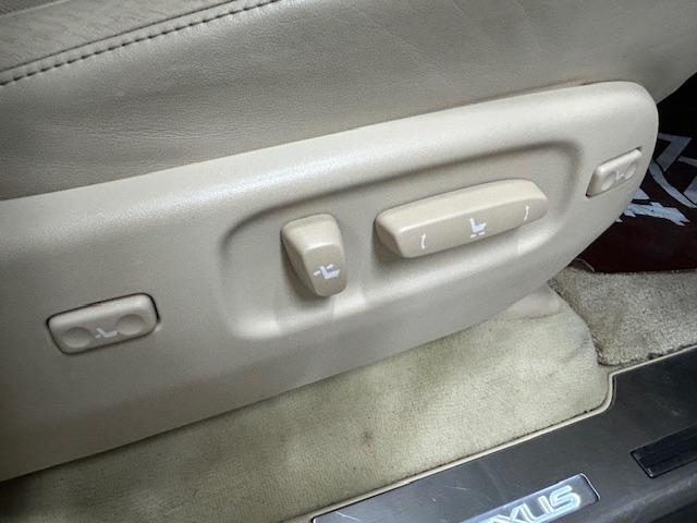 ＬＸ ＬＸ５７０　ＷＡＬＤコンプリートキット　ＷＡＬＤ２２インチＡＷ　サンルーフ　マークレビンソン　全席電動シート　全席シートヒーター　純正ナビ　純正リアモニター　全方位カメラ　ドライブレコーダー　ＣＯＯＬ　ＢＯＸ（20枚目）