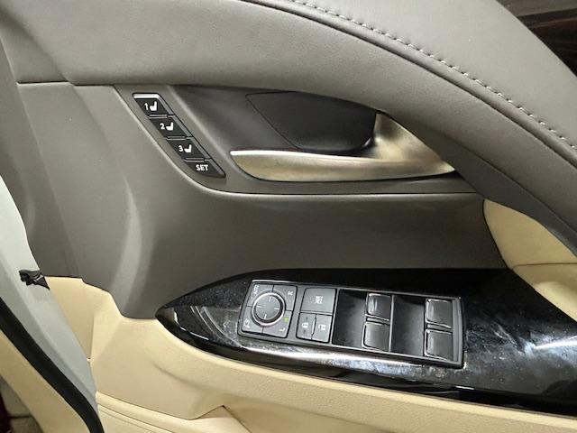 ＬＸ ＬＸ５７０　ＷＡＬＤコンプリートキット　ＷＡＬＤ２２インチＡＷ　サンルーフ　マークレビンソン　全席電動シート　全席シートヒーター　純正ナビ　純正リアモニター　全方位カメラ　ドライブレコーダー　ＣＯＯＬ　ＢＯＸ（21枚目）