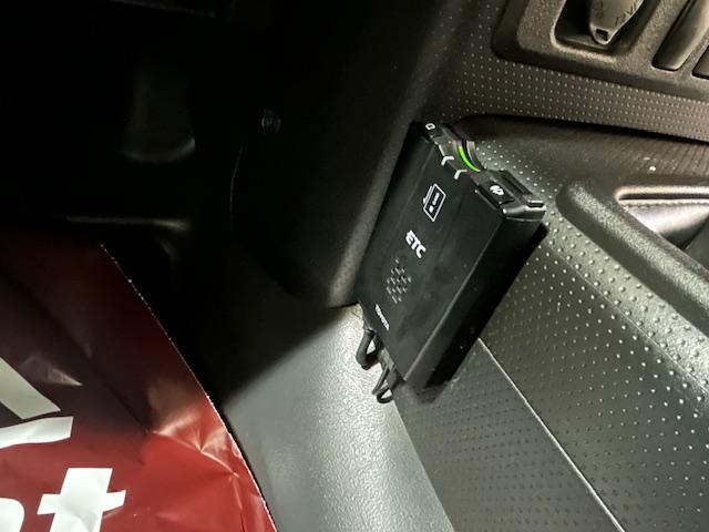 ＦＪクルーザー カラーパッケージ　４ＷＤ　純正ナビ　フルセグｔＶ　バックカメラ　ドライブレコーダー　コーナーセンサー　クルーズコントロール　キーレス　フォグランプ　ＥＴＣ　サイド、カーテンエアバッグ（12枚目）
