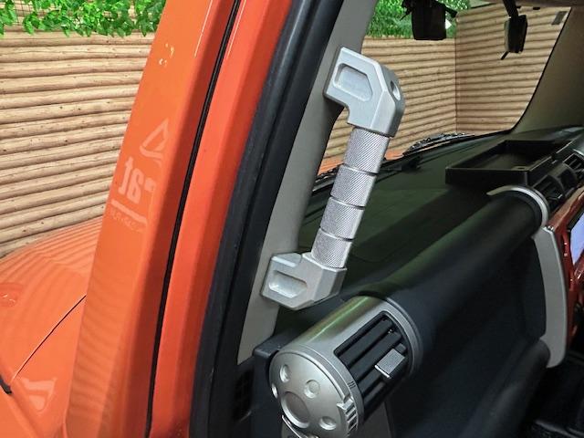 ＦＪクルーザー カラーパッケージ　４ＷＤ　純正ナビ　フルセグｔＶ　バックカメラ　ドライブレコーダー　コーナーセンサー　クルーズコントロール　キーレス　フォグランプ　ＥＴＣ　サイド、カーテンエアバッグ（22枚目）