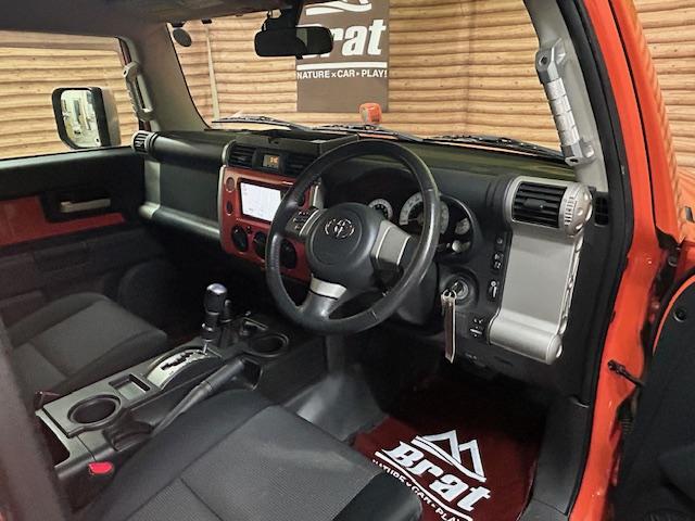 ＦＪクルーザー カラーパッケージ　４ＷＤ　純正ナビ　フルセグｔＶ　バックカメラ　ドライブレコーダー　コーナーセンサー　クルーズコントロール　キーレス　フォグランプ　ＥＴＣ　サイド、カーテンエアバッグ（26枚目）