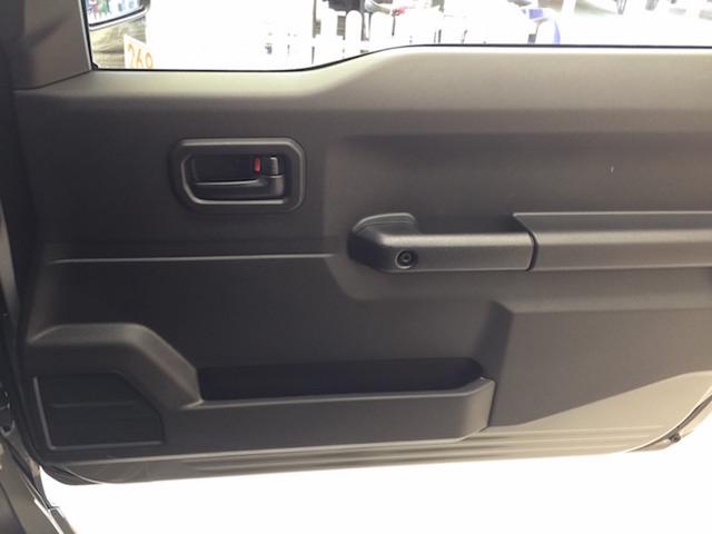 XL FARMリフトアップ FARMラテラルロッド Brat専用AW スペアタイヤ移設ブラケット Aピラーガーニッシュ ロングブレーキホース KENWOOD前後ドライブレコーダー フロントアンダーガード(23枚目)