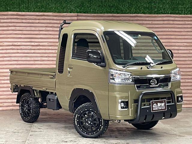 ジャンボエクストラ 2インチリフトアップ ブルバー 鳥居ガード ナイトロパワー15インチアルミ マッドスターMTタイヤ LED作業灯 CDオーディオ LEDヘッドライト 純正ゴムマット アイドリングストップ(15枚目)