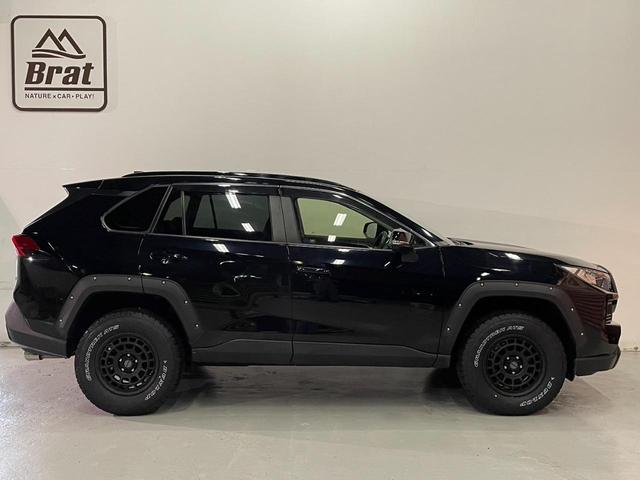 ＲＡＶ４ アドベンチャー　リフトアップ　ＴＯＹＯＴＡロゴグリル　マッドヴァンスホイール　ＴＯＹＯオープンカントリーＲ／Ｔ　フロントカメラ　ノーズカバー　レザーシート　純正ナビ　純正フロアマット（12枚目）