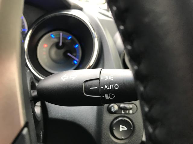 フィットハイブリッド スマートセレクション　ファインスタイル　純正ナビ　テレビ　バックカメラ　ＨＩＤ　スマートキー　エンジンスターター　両席シートヒーター　純正モデューロアルミホイール（17枚目）