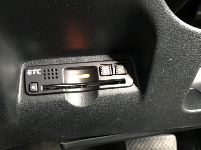 フィットハイブリッド スマートセレクション　ファインスタイル　純正ナビ　テレビ　バックカメラ　ＨＩＤ　スマートキー　エンジンスターター　両席シートヒーター　純正モデューロアルミホイール（20枚目）