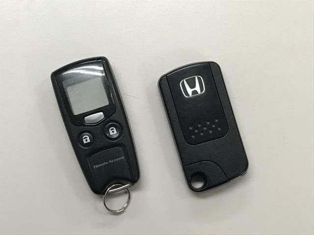 フィットハイブリッド スマートセレクション　ファインスタイル　純正ナビ　テレビ　バックカメラ　ＨＩＤ　スマートキー　エンジンスターター　両席シートヒーター　純正モデューロアルミホイール（39枚目）