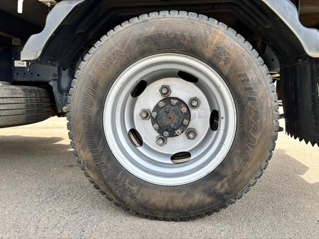 エルフトラック 　ＰＧ付　最大積載量２，０００ｋｇ　修復歴なし　バックカメラ　Ｆ５速　ディーゼル車　運転席エアバッグ　ＡＢＳ　パワーステアリング（25枚目）