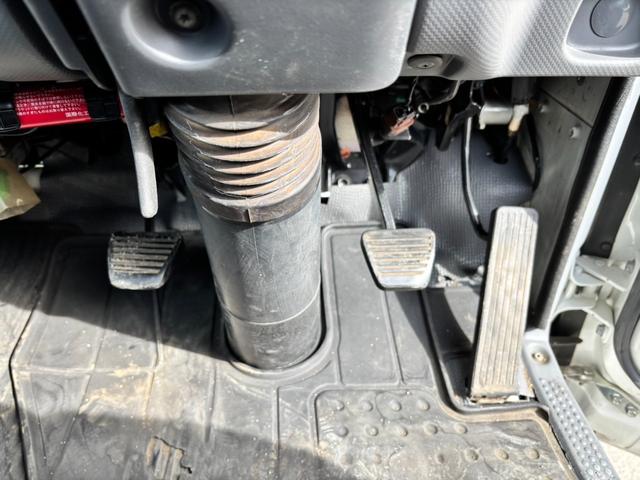 エルフトラック 　ＰＧ付　最大積載量２，０００ｋｇ　修復歴なし　バックカメラ　Ｆ５速　ディーゼル車　運転席エアバッグ　ＡＢＳ　パワーステアリング（46枚目）