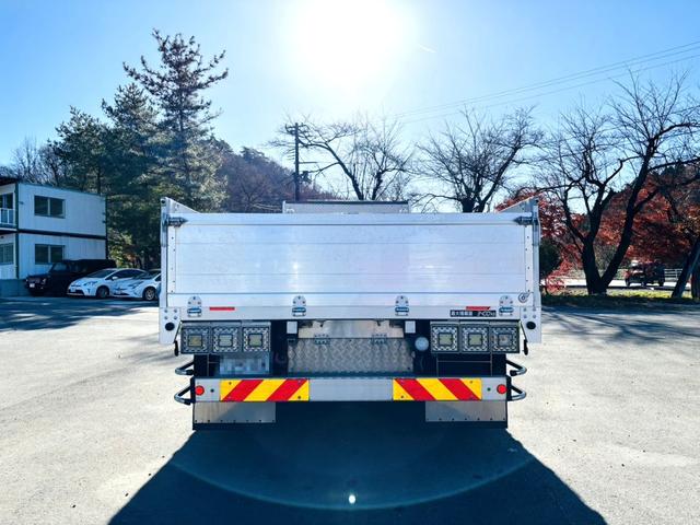 ファイター ファイター ワイド 平 アルミブロック 車検付き 荷台長6.2m 平成26年式 アルミホイール AM/FMラジオ F6速(7枚目)