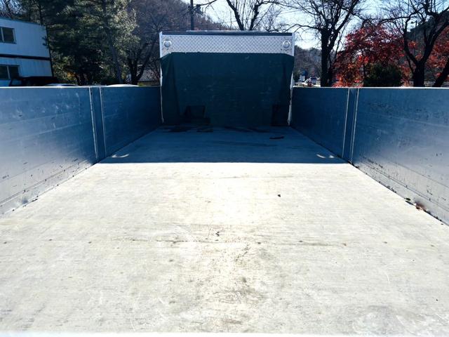 ファイター ファイター ワイド 平 アルミブロック 車検付き 荷台長6.2m 平成26年式 アルミホイール AM/FMラジオ F6速(9枚目)